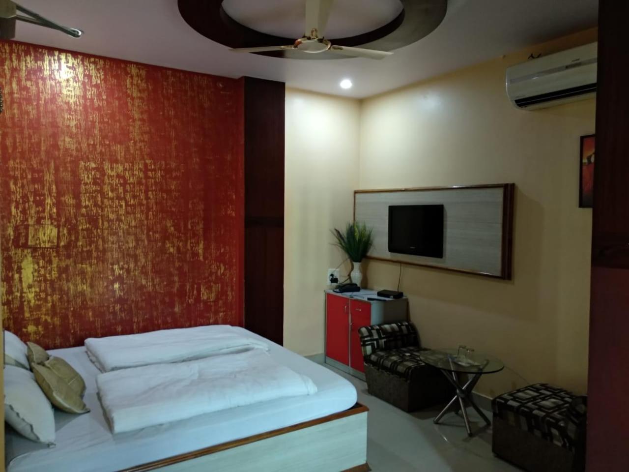 Surya Hotel Katni Exterior foto